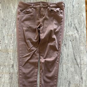 American Eagle Womens Pink Super Stretch Jegging with Distressed Bottom, Size 8